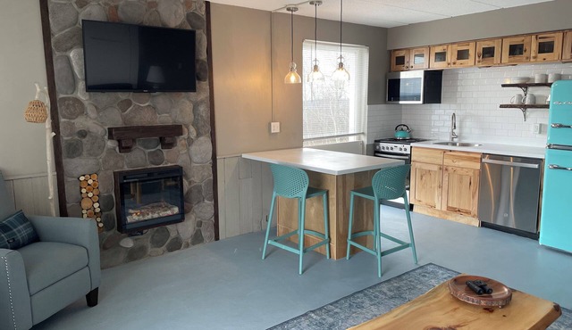 Million Dollar View of Lake Winnipesaukee! Private balcony Flexible check in/out
