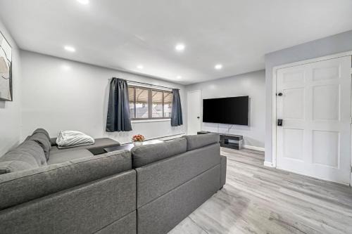 Modern 3 BR Home-30 min to NYC & MetLife World Cup