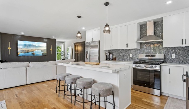 Modern 3BR Retreat Near NYC, EWR & MetLife