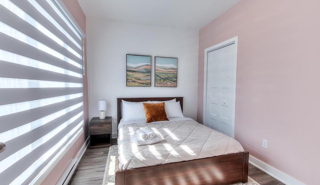 Modern Comforts 3 Bedroom & Full Kitchen & Wifi & Easy Montreal Access
