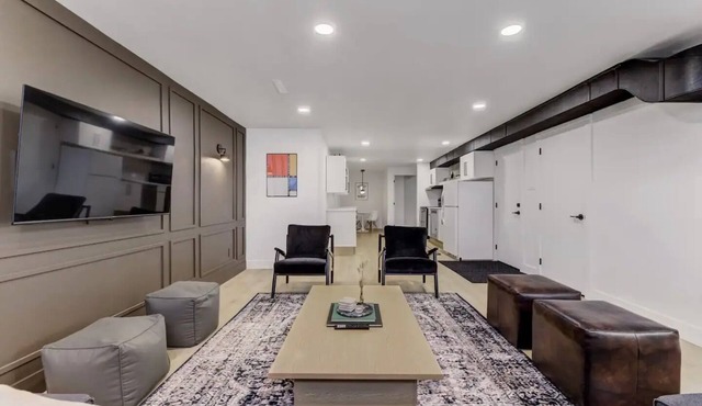 Modern Contemporary 2BR Basement Suite in Edmonton