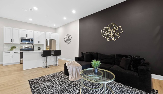 Modern Luxe 2BR In Prime Philadelphia