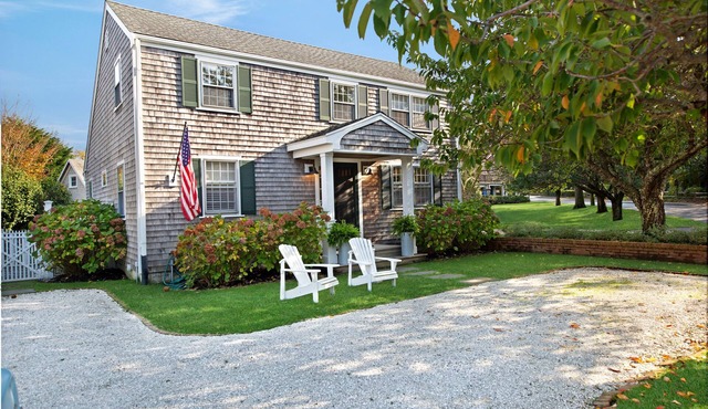 Modern Saltbox in Edgartown Village