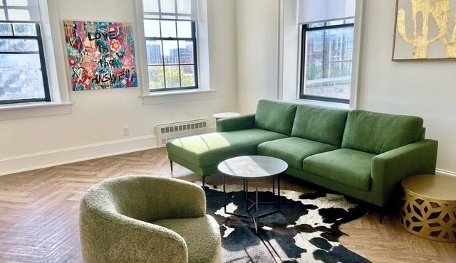 Modern suite (2 Queens) on the River