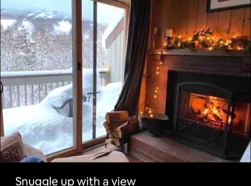 Mount Snow Chalet Loft Condo With VIEW !