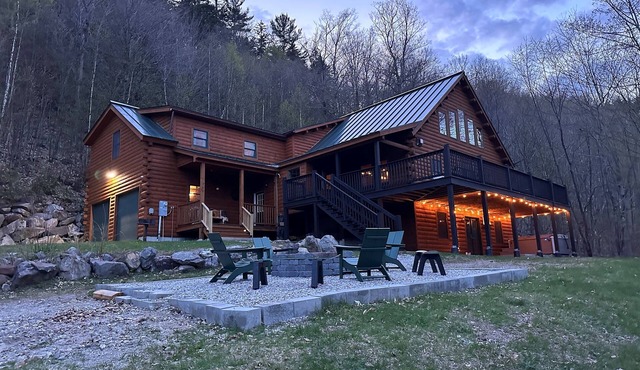 Mountain Cabin | Hot Tub Fireplace Game Room