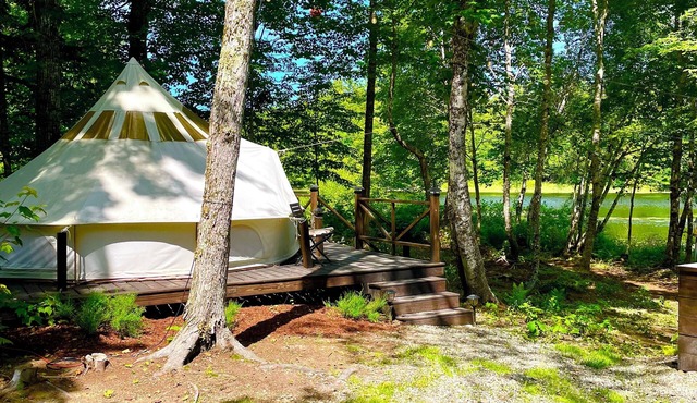 Nature Lovers Paradise welcomes you! Glamping tent near Acadia National Park!
