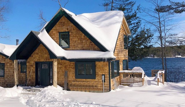 Nature pure. Lakeside cabin near skiing and the charming town of Bridgton.