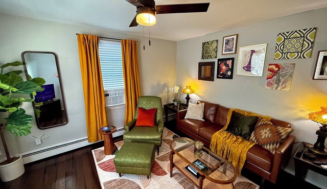 Near Providence College 2 Bed w/Laundry & Parking
