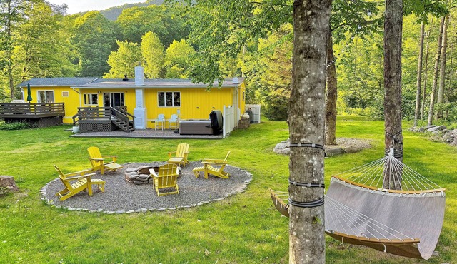 Nemandua Catskill: Hot Tub + Fire Pit + Pool Table + EV