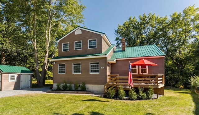 NEW 2023! Sleep 12 in 5Bedroom 2Bath! Firepit/Outdoor Shower! 0.6 miles to Beach