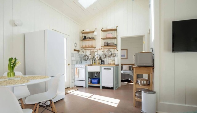 New 2024 Airy Cottage Near Beaches & Park
