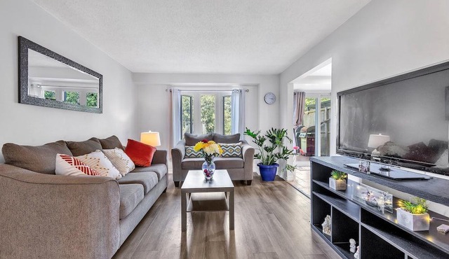 *NEW* 3 BR with big Backyard & dedicated workspace