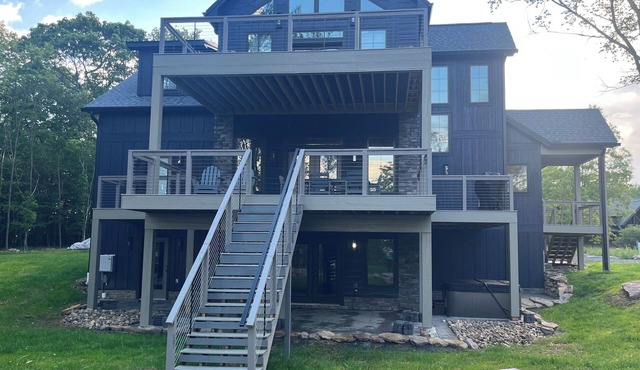 New 6-bedroom ski-in/out house with amazing winter mountain sunset