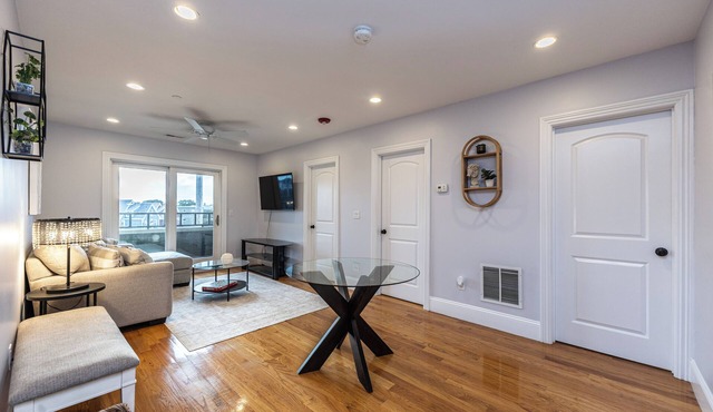NEW -Entire Place-Laundry In Unit -Family Friendly