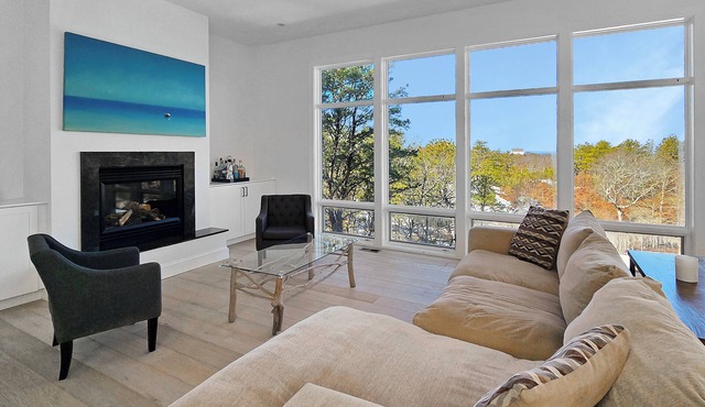 NEW LISTING! Stunning 5BD-Private Pool, Tennis Court & Sauna, Central A/C, Beach Access, Hopper House Views