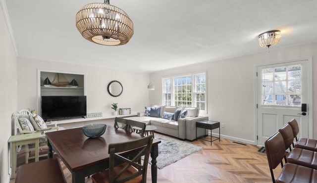 [New Listing] Walk To Beach, Main St, Harbor. Beautifully Renovated - Captain Gosnold Village