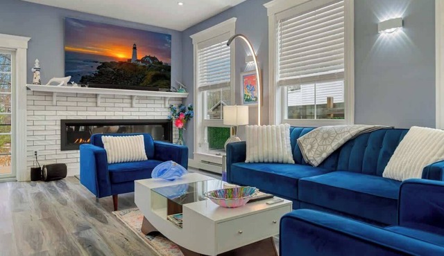 NEW Luxe Coastal Retreat | Hot Tub & Fire Pit