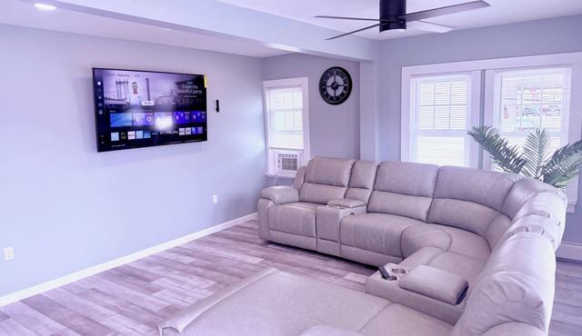 New! Oceanside Oasis - 2nd Home from Beach