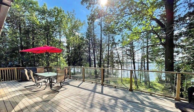 New Renovated Waterfront Cottage Orillia 1hr from GTA -Summer 2023 Availability!