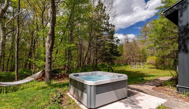NEW: SoulWood - Heart, Hearth and Hot-tub nr Woodstock