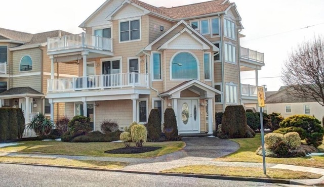 Newer 4BR Home - Prime Location - Close To Everything - New rental