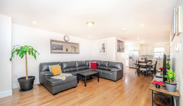 Newly Built Greater Boston Townhouse Near I-93 Parking Pet-Friendly - 39