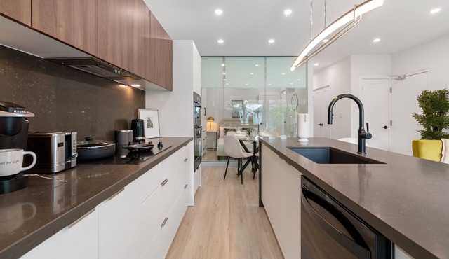 Newly Built & Professionally Designed Modern Sleek Executive Suite - Leslieville