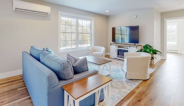 Newly Constructed Two-Bedroom Near Portland