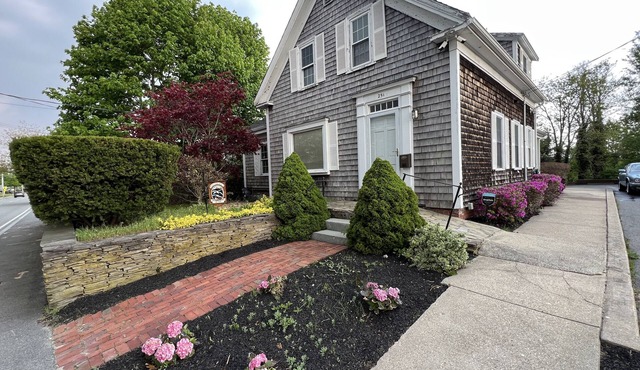 Newly remodeled home - Close to beaches, Main Street and Ferry to the Islands