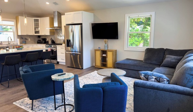 Newly Renovated North Fork Gem: 3BR/2BA Walk to Beach, Near Love Lane & Wineries