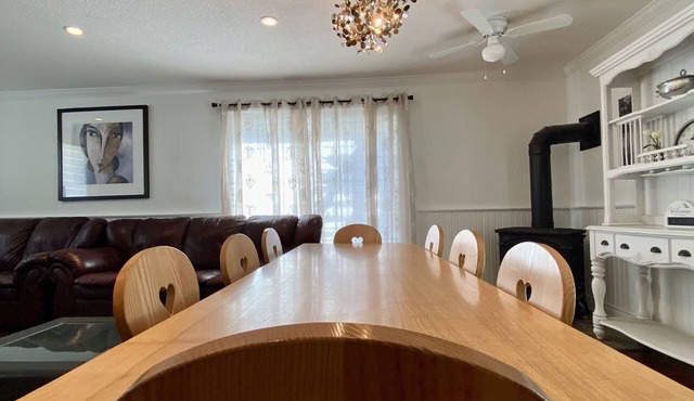 NOHO Estate. A cozy farmhouse retreat just 5 minutes from downtown Collingwood! in Collingwood