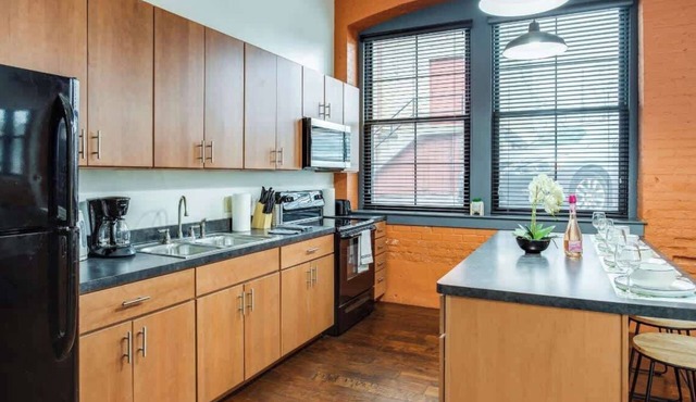 NY Style Centric Loft w/King
