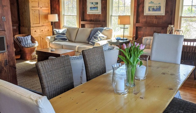 Ocean & Marina Views From This Charming Cottage! Walk To Beach & Town.