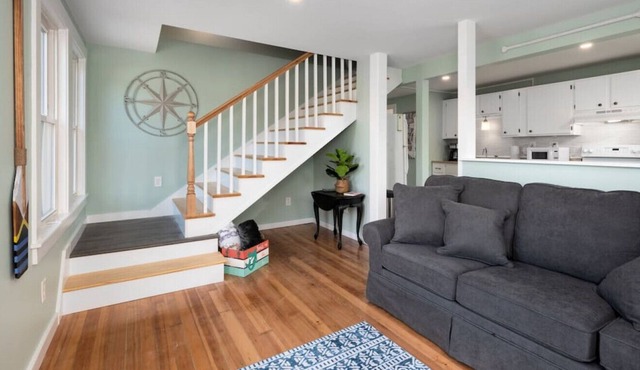 OCEAN VIEW | RENOVATED 3BD | ONE BLOCK FROM OCEAN