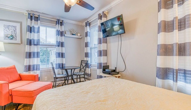 Ocean View Studio 2 Blocks to Beach & Main Ave | Full Kitchen | Near Asbury