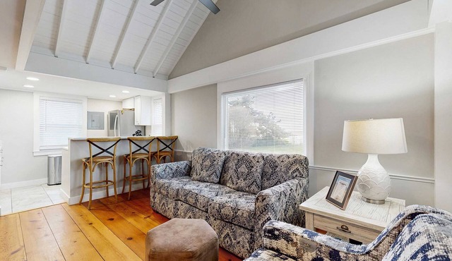 Oceanfront cottage near town with full kitchen, AC, beach access & patio
