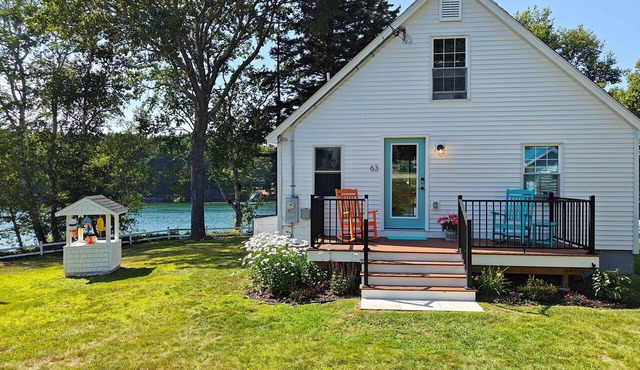 Oceanfront Cottage w/Wharf, Kayaks & Sunset Views – Harpswell