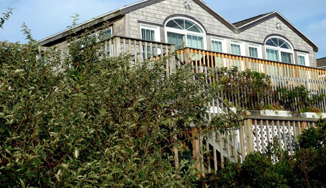 Oceanfront View of Nantucket Sound in W.Yarmouth, Cape Cod, MA with A/C & WiFi