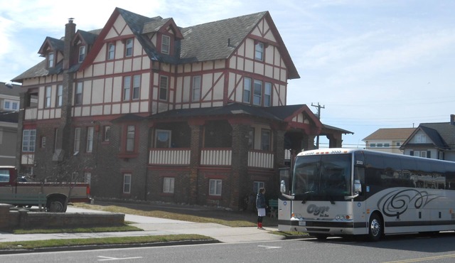 OCNJ 14 Bedrooms 9+ Baths 2 UNITS @12th & Central, 46 Guests, A/C, Free Parking