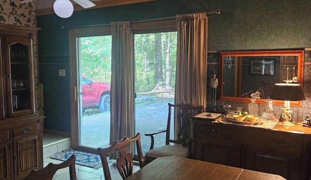 On 25 forested acres of nature!