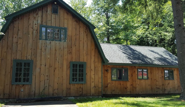 On Shannon Brook in Balmoral. Lake House w Dock & Access to Lake Winnipesaukee!
