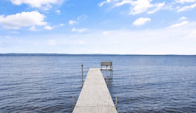 Oneida Lakefront | Dock | Kayaks | Pet Friendly