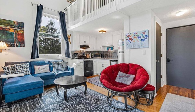 Opera House Loft 25 - Bethel Village