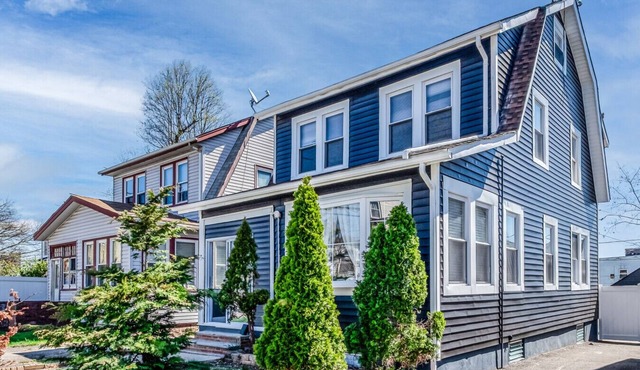 Orange Queen LLC in East Orange