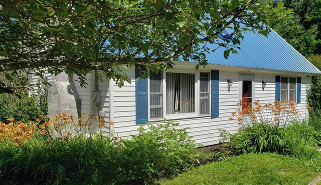 .Pack the car and come stargaze at The Hamden House