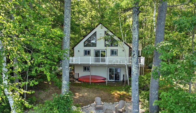 Paradise found on peaceful Wakondah Pond 3 Bedrooms 2 Baths Sleeps 6