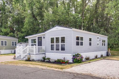 Patio, Pool Access! Coastal Ocean Pines Cottage in Ocean Pines