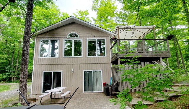 Patterson Lake Retreat - Two Waterfront Cottages!