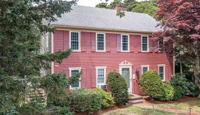 Peaceful 4- Bedroom house, Perfect for families. Close to main beaches